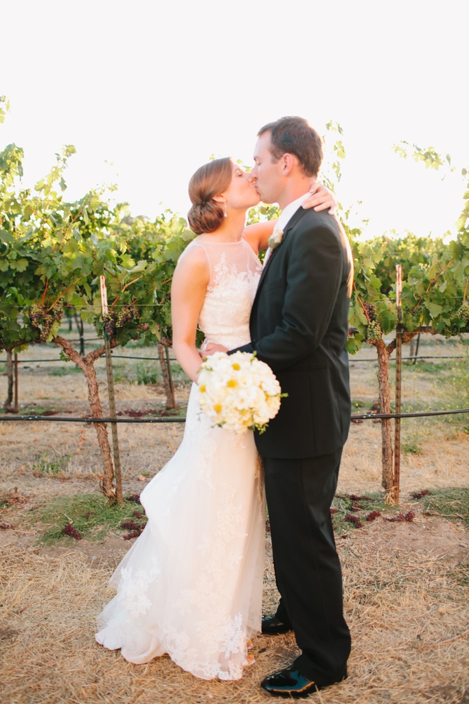 Stunning yellow & grey wedding at the Casa Real at Ruby Hill Winery Wedding // SimoneAnne.com