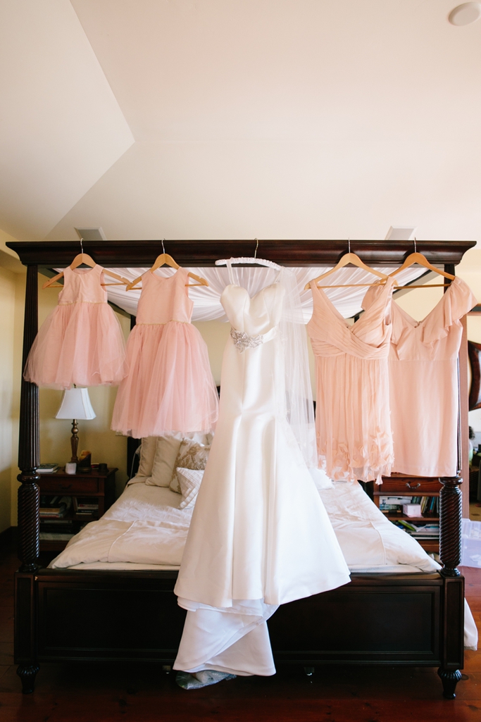 Stunningly beautiful Healdsburg Winery Wedding in California - The most amazing flowers, dress, and couple! // SimoneAnne.com