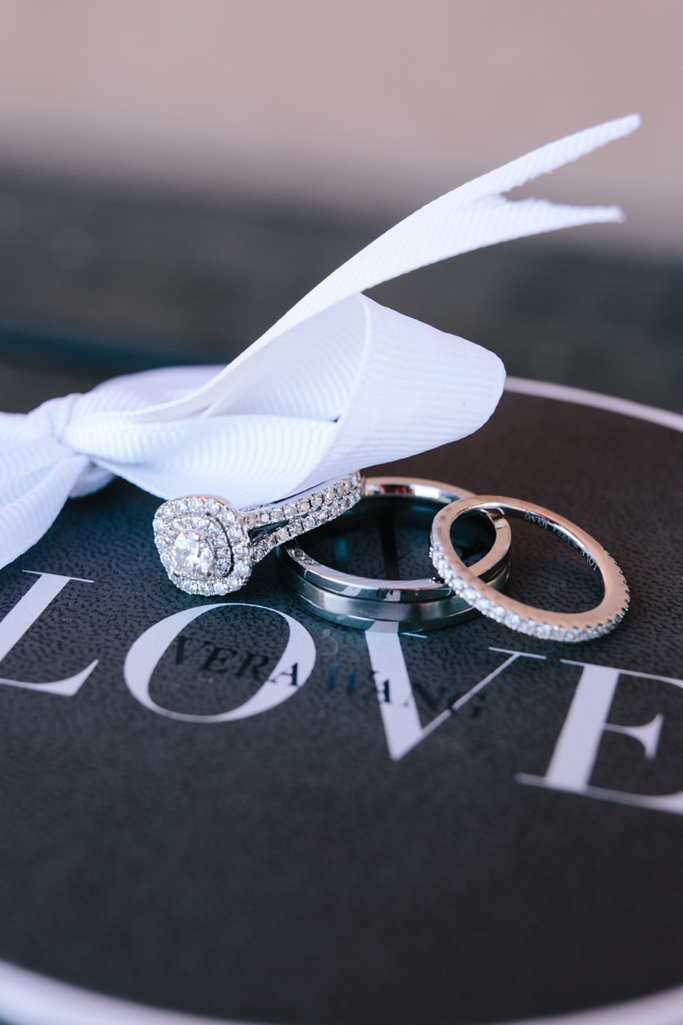 Stunningly beautiful Healdsburg Winery Wedding in California - The most amazing flowers, dress, and couple! // SimoneAnne.com