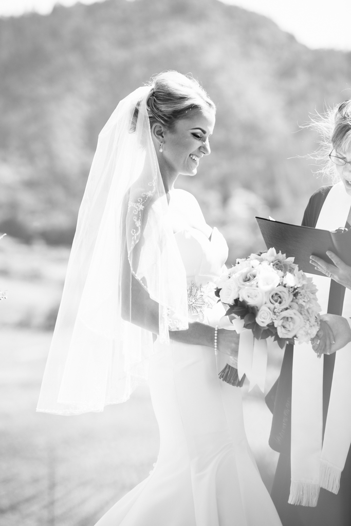 Stunningly beautiful Healdsburg Winery Wedding in California - The most amazing flowers, dress, and couple! // SimoneAnne.com