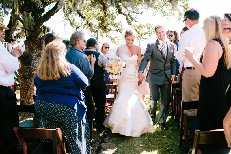 Stunningly beautiful Healdsburg Winery Wedding in California - The most amazing flowers, dress, and couple! // SimoneAnne.com