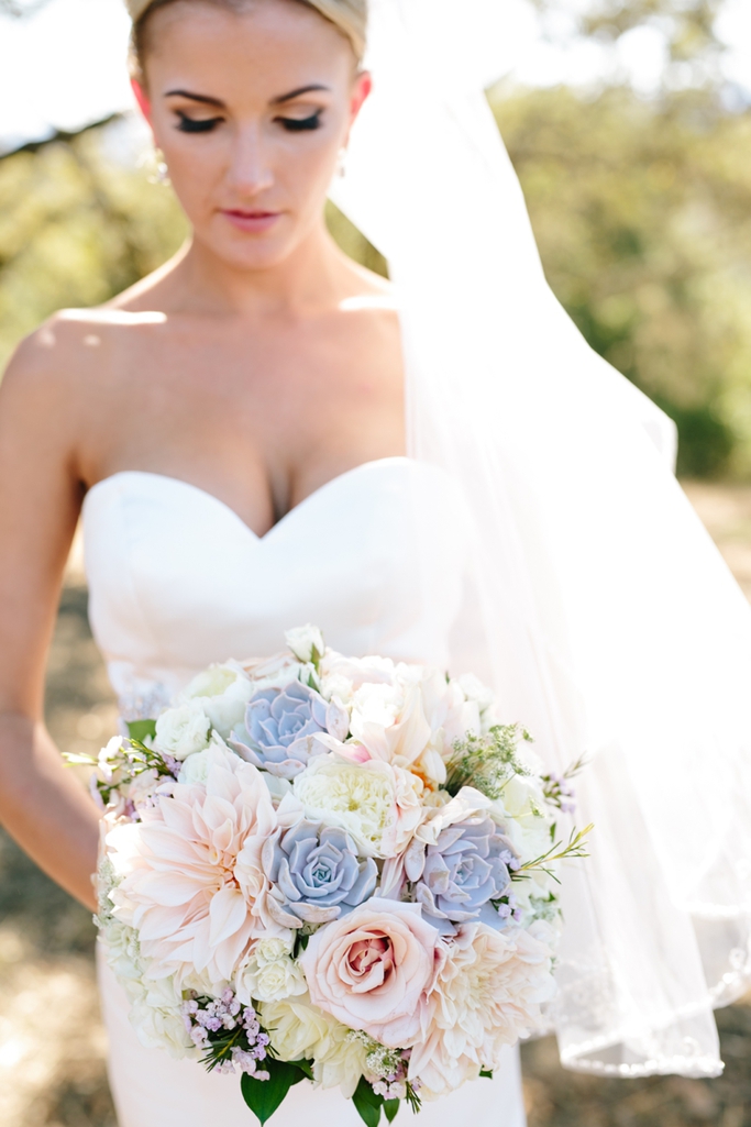 Stunningly beautiful Healdsburg Winery Wedding in California - The most amazing flowers, dress, and couple! // SimoneAnne.com