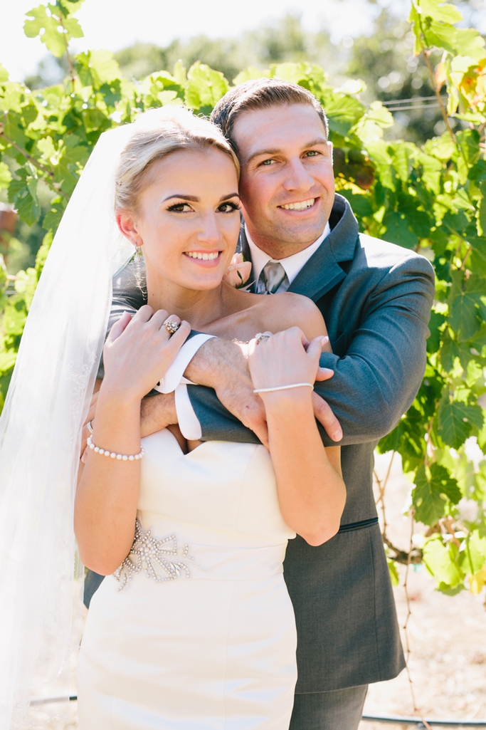 Stunningly beautiful Healdsburg Winery Wedding in California - The most amazing flowers, dress, and couple! // SimoneAnne.com