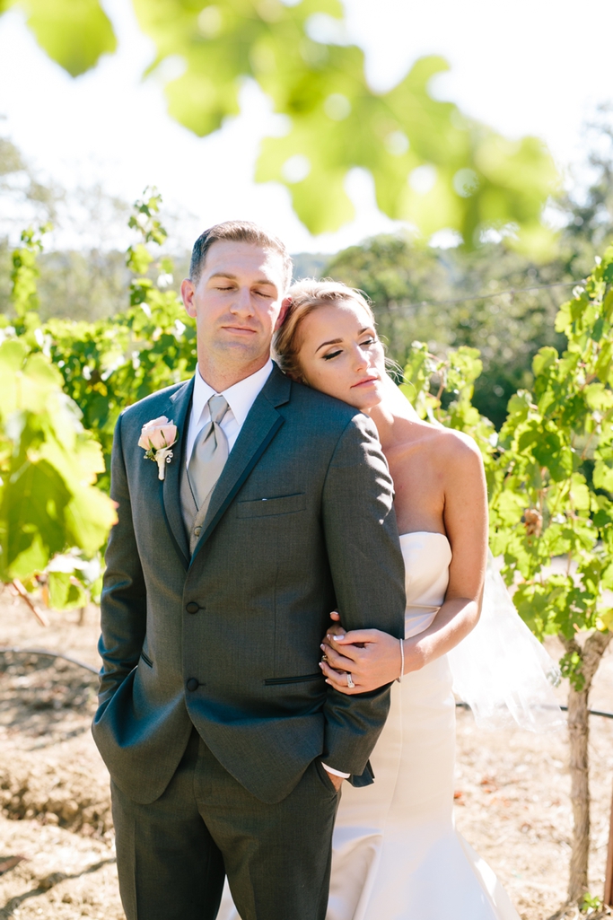 Stunningly beautiful Healdsburg Winery Wedding in California - The most amazing flowers, dress, and couple! // SimoneAnne.com