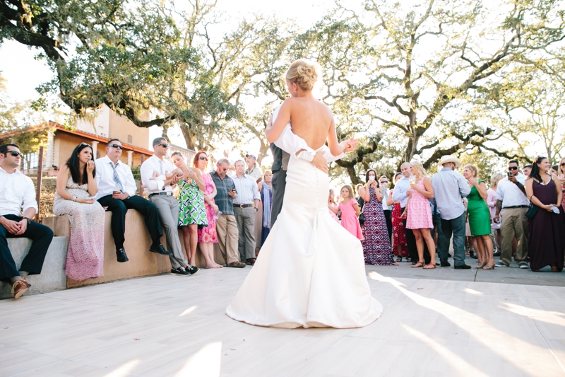 Stunningly beautiful Healdsburg Winery Wedding in California - The most amazing flowers, dress, and couple! // SimoneAnne.com