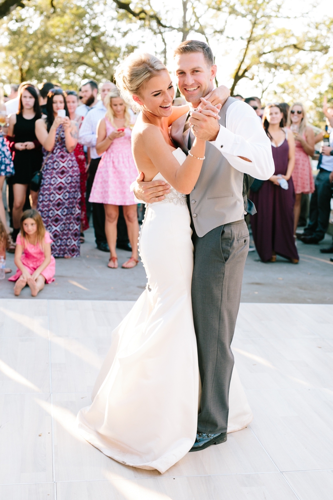 Stunningly beautiful Healdsburg Winery Wedding in California - The most amazing flowers, dress, and couple! // SimoneAnne.com