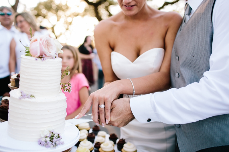 Stunningly beautiful Healdsburg Winery Wedding in California - The most amazing flowers, dress, and couple! // SimoneAnne.com
