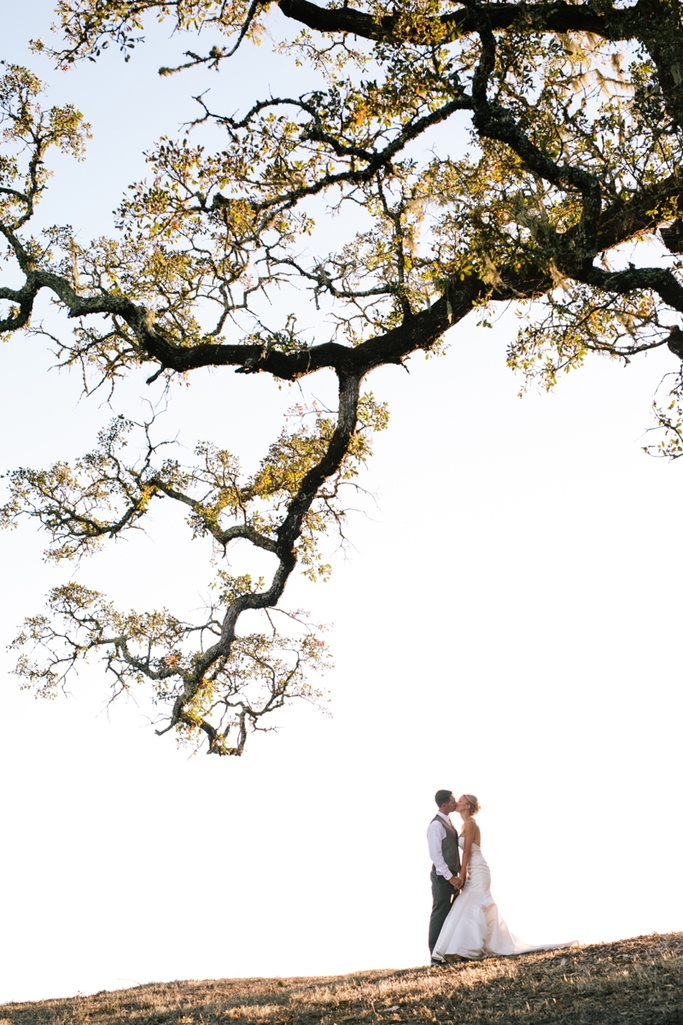 Stunningly beautiful Healdsburg Winery Wedding in California - The most amazing flowers, dress, and couple! // SimoneAnne.com