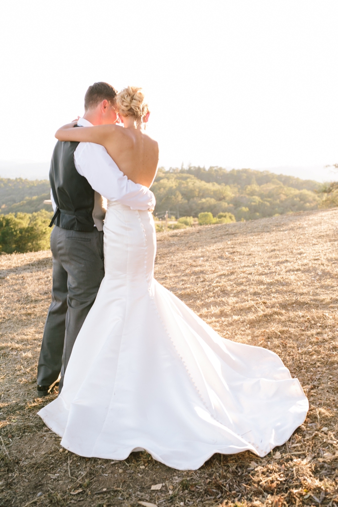 Stunningly beautiful Healdsburg Winery Wedding in California - The most amazing flowers, dress, and couple! // SimoneAnne.com