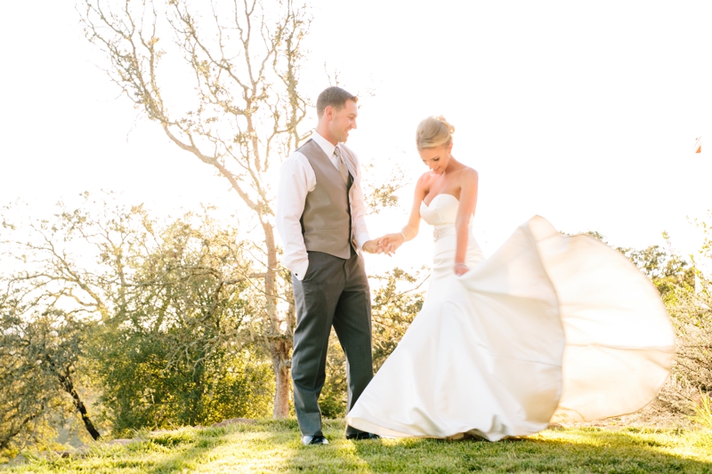 Stunningly beautiful Healdsburg Winery Wedding in California - The most amazing flowers, dress, and couple! // SimoneAnne.com