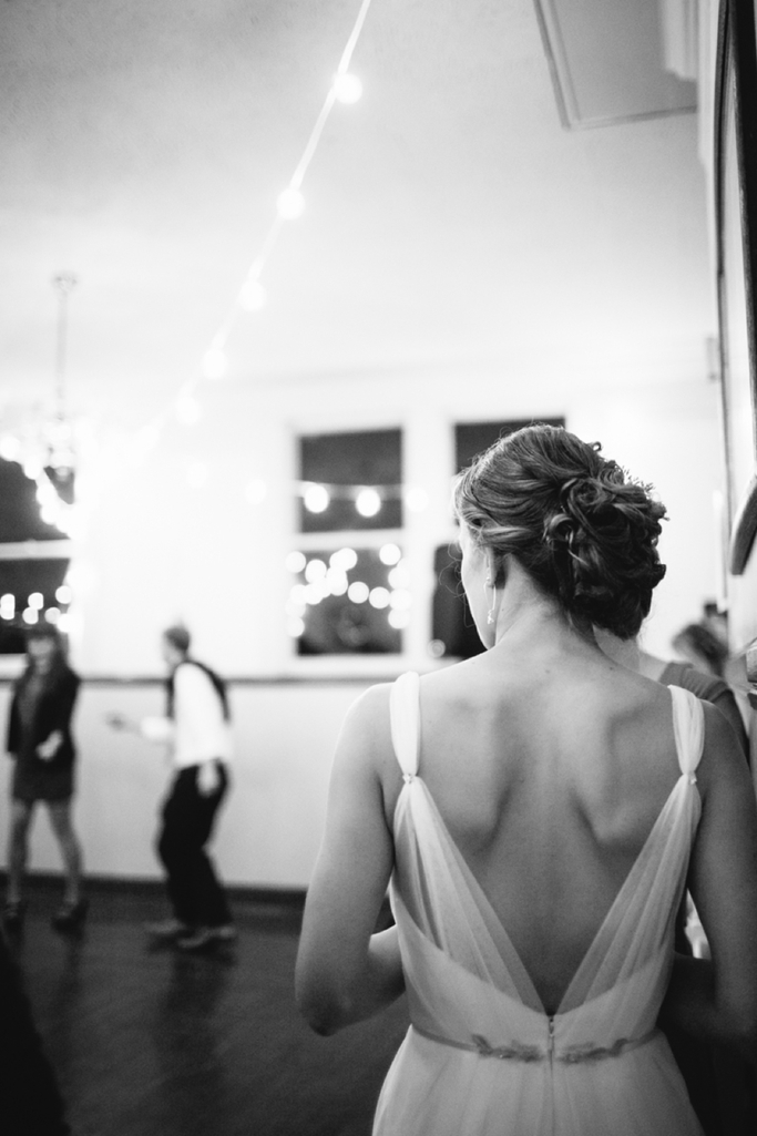 Dreamy and romantic Stern Grove wedding in San Francisco. Book themed wedding with the most beautiful ceremony ever! // SimoneAnne.com