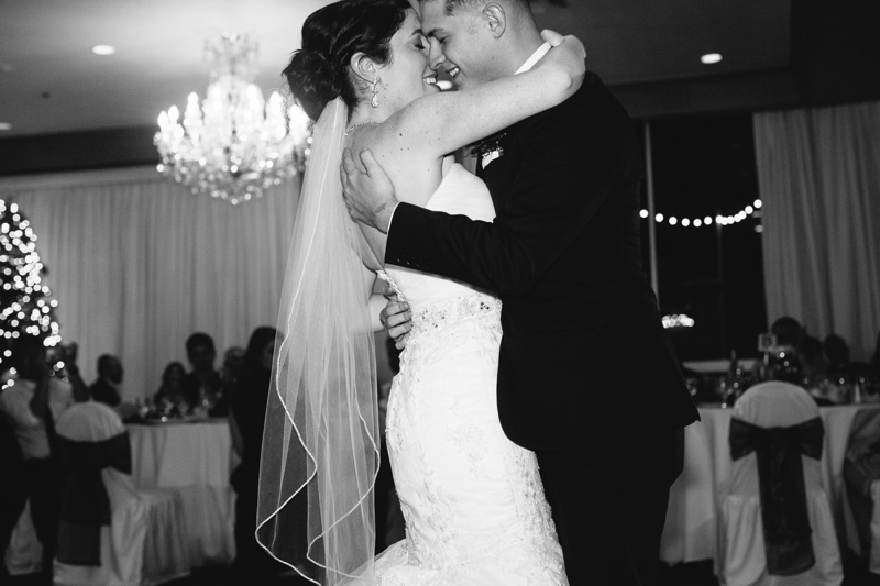 Beautiful Christmas Winter Wedding at the Castaway Restaurant and a Beautiful Catholic Church in Burbank, California // SimoneAnne.com