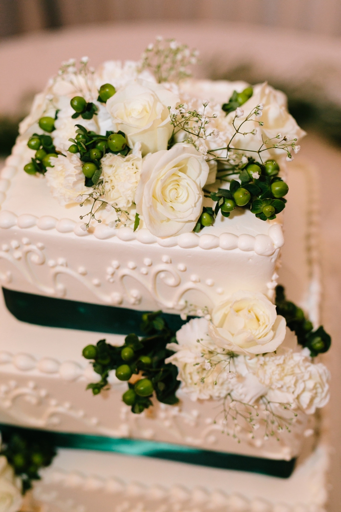 Beautiful Christmas Winter Wedding at the Castaway Restaurant and a Beautiful Catholic Church in Burbank, California // SimoneAnne.com