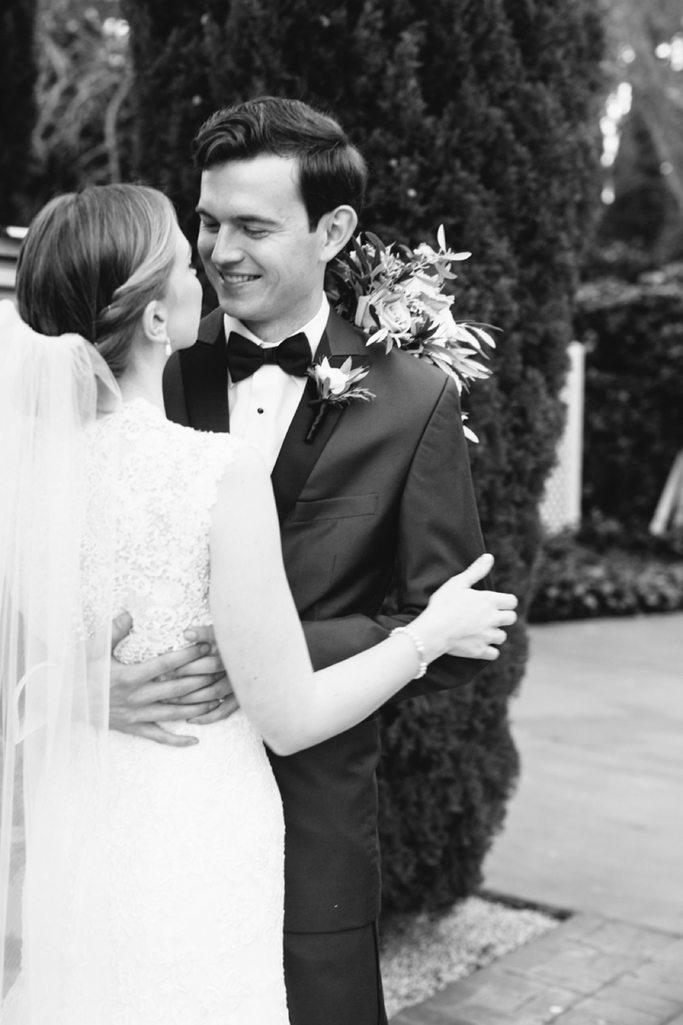 Cameron and Hannah's Grand Island Mansion Wedding in Walnut Grove, California - Classy and stunning // SimoneAnne.com