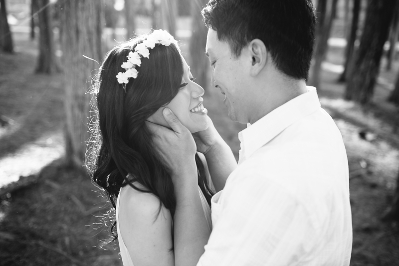 San Francisco Engagement Photos with trees and the Golden Gate Bridge // SimoneAnne.com