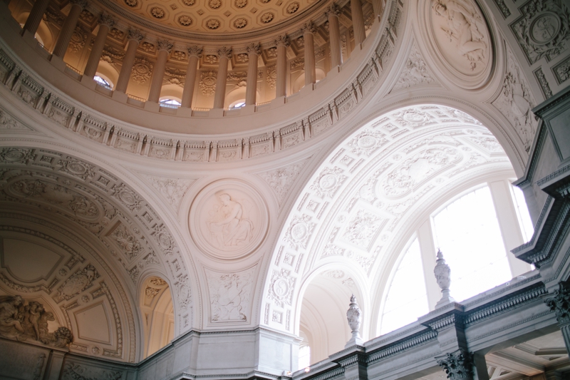 Dreamy Christmas wedding with a beautiful Christmas tree - San Francisco City Hall Wedding Photographer // SimoneAnne.com